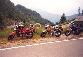 Zwischenstop am Passo di Giau [71 kB]