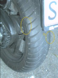 Heckreifen (Macadam) der TDM nach 9.000 km [49 kB]